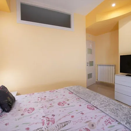 Center Life Atmosphere