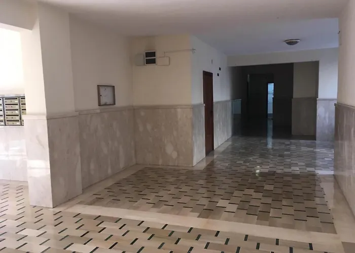 Center Life Atmosphere